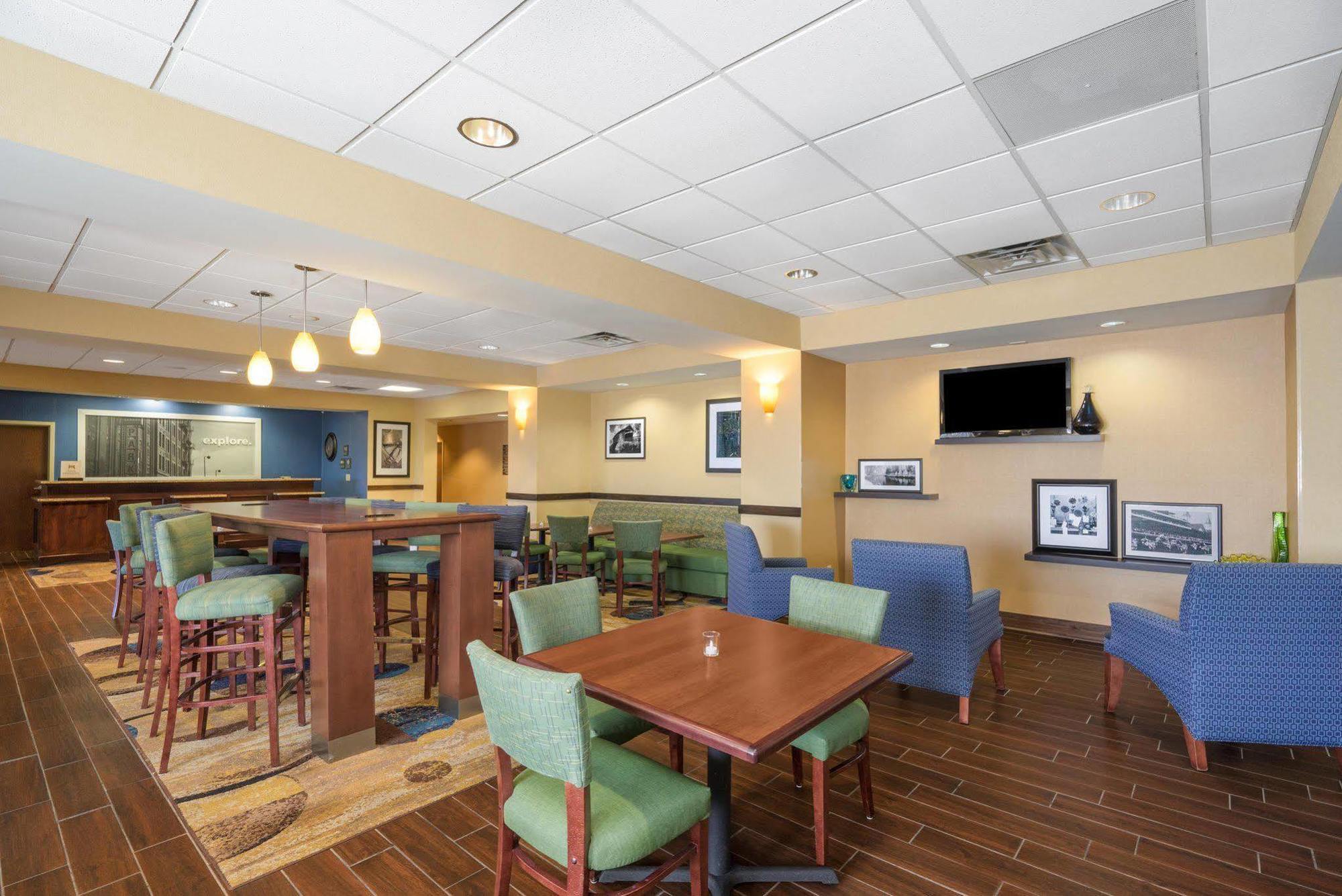 Hampton Inn Maysville Bagian luar foto
