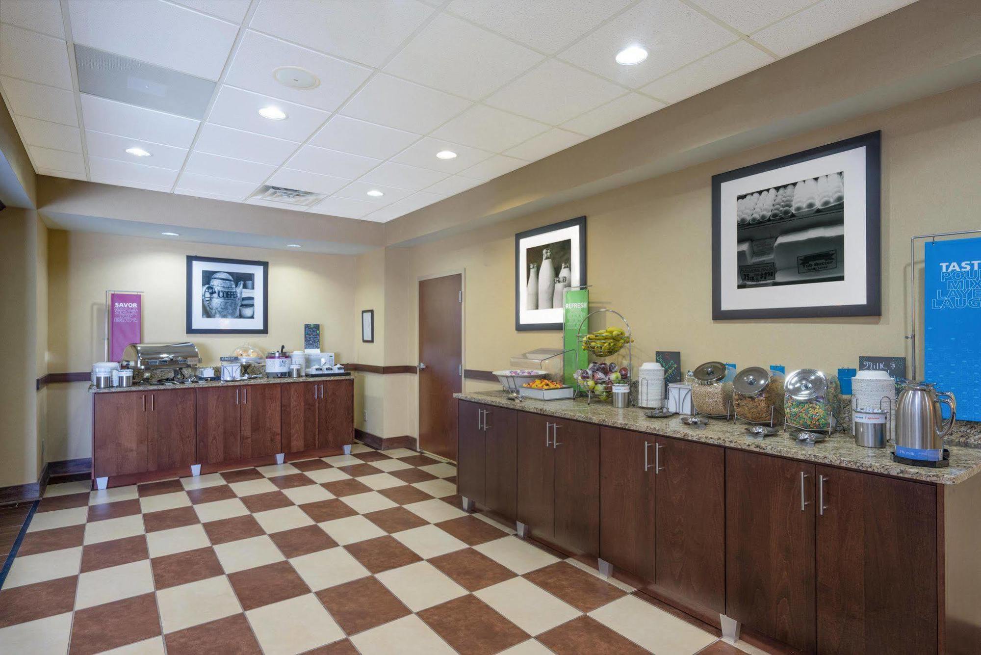 Hampton Inn Maysville Bagian luar foto
