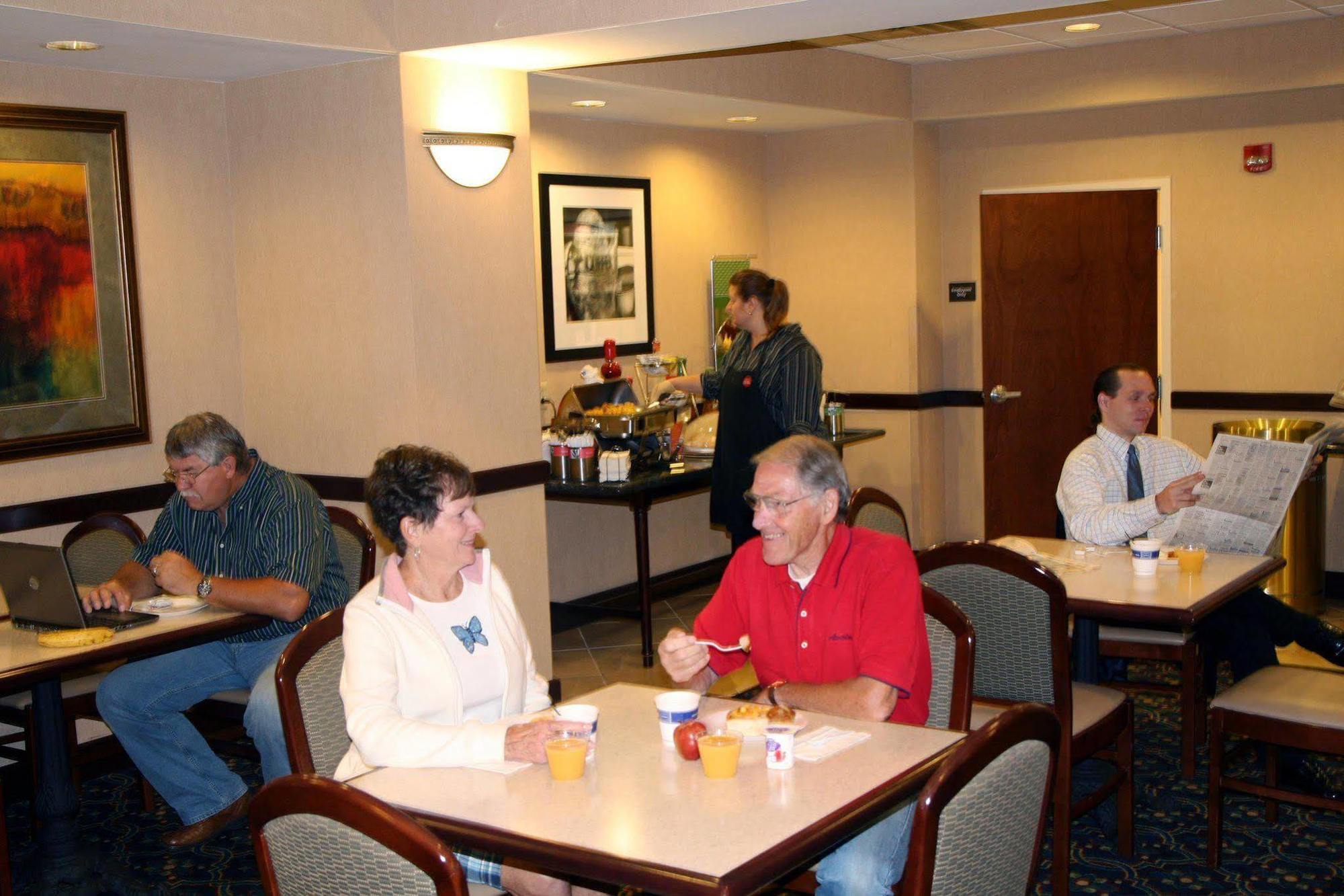 Hampton Inn Maysville Restoran foto