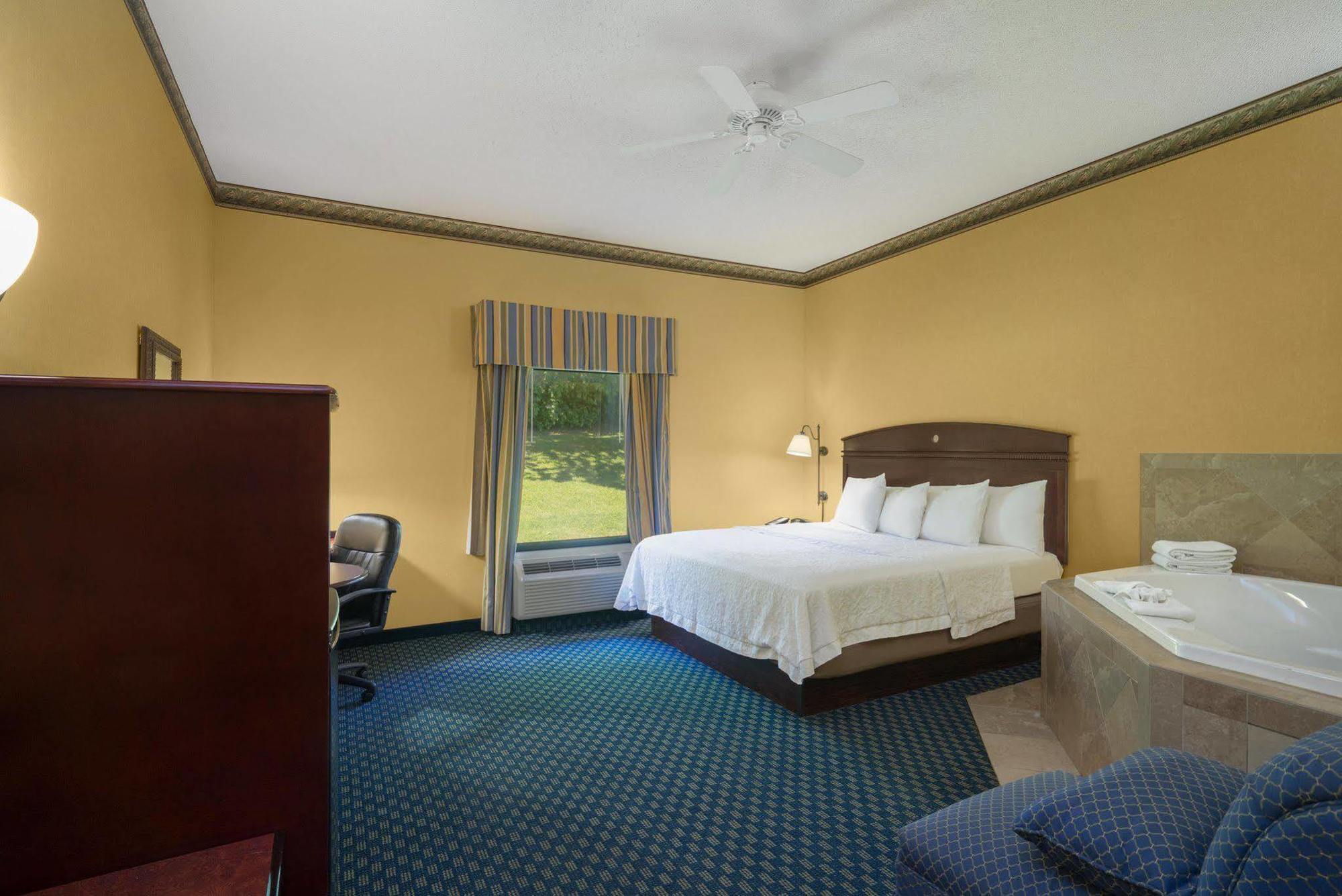 Hampton Inn Maysville Bagian luar foto