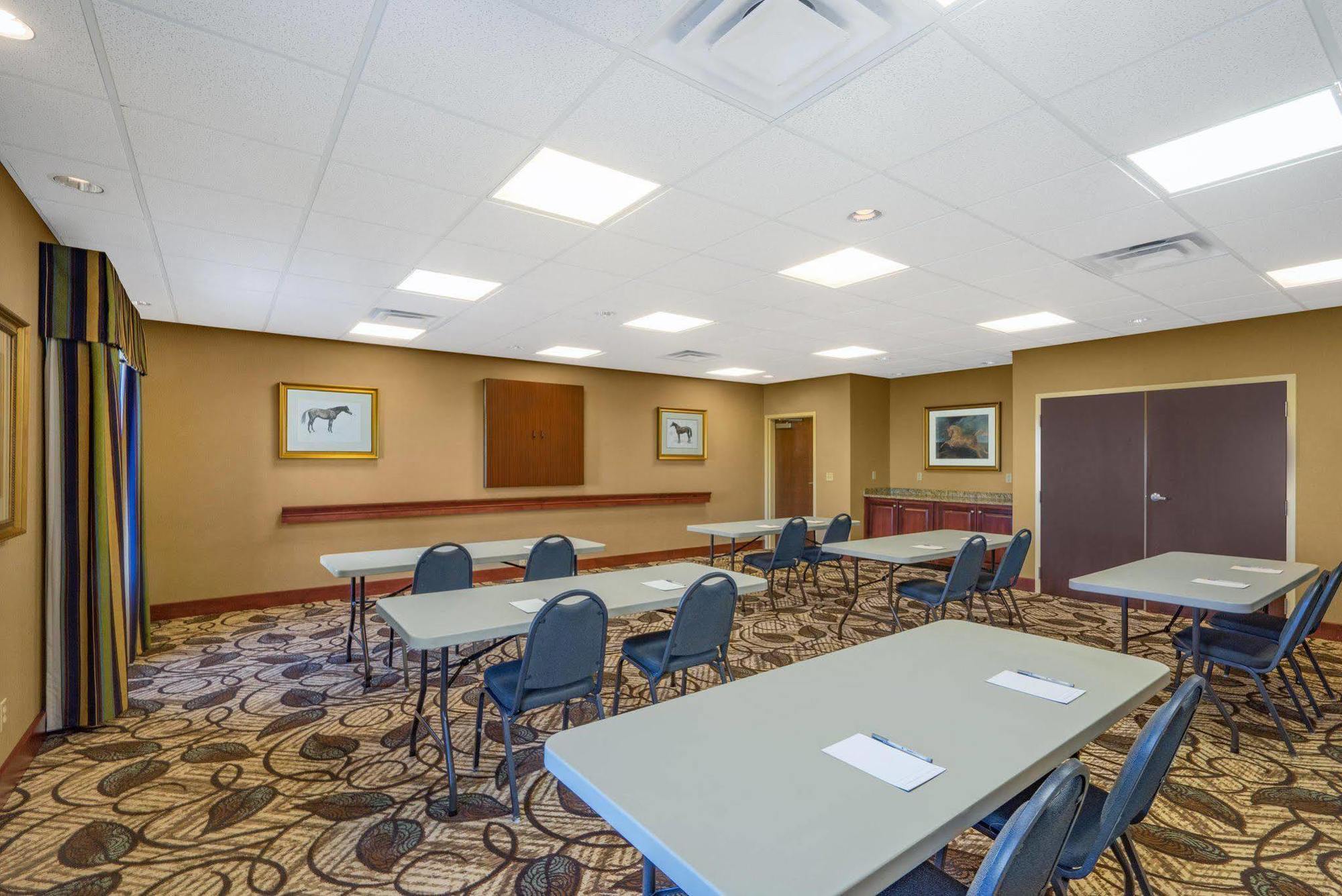 Hampton Inn Maysville Bagian luar foto